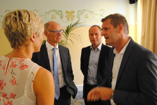 Nordic Summit: AO’s Lars Kestner, CSO (Electrical), and CPO Ian Schlottmann (right & second from right) in discussion with their FEGIME Norge colleagues Bjørn Amundsen and Hege Amundsen Elvestad